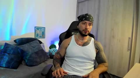 Snapshot of dave_max93 chatting on 11.12.25 DAVE MAX online show from 11.12.25