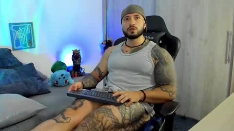 Snapshot of dave_max93 chatting on 11.26.25 DAVE MAX online show from 11.26.25