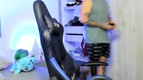 Snapshot of dave_max93 chatting on 11.28.25 DAVE MAX online show from 11.28.25