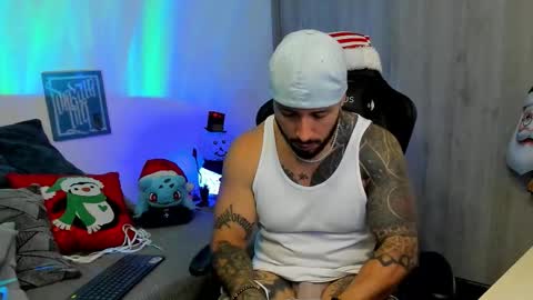 Snapshot of dave_max93 chatting on 11.30.25 DAVE MAX online show from 11.30.25