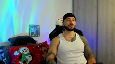 Snapshot of dave_max93 chatting on 12.21.25 DAVE MAX online show from 12.21.25