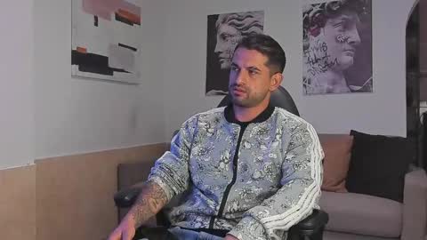 Snapshot of davevilboy chatting on 10.04.25 Daves online show from 10.04.25