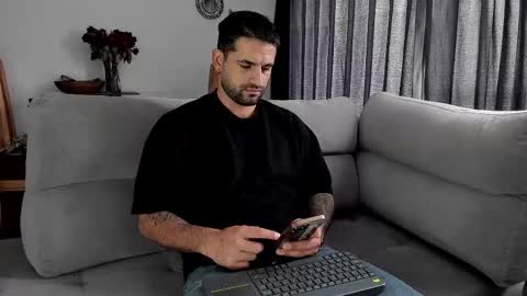 Snapshot of davevilboy chatting on 10.08.25 Daves online show from 10.08.25