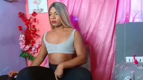 Snapshot of david778302 chatting on 02.05.25 Noha online show from 02.05.25