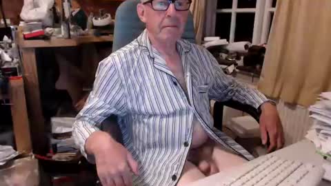 Snapshot of david89853 chatting on 07.04.26 David online show from 07.04.26