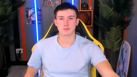 Snapshot of david__diamond chatting on 12.04.25 David online show from 12.04.25