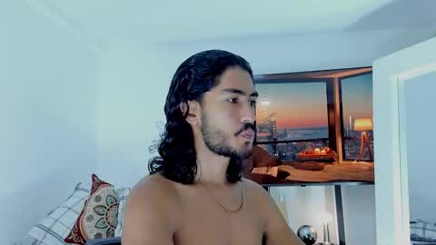 Hey im David that loves to explore and speak their fantasies. Very open talktative and nice. Feel free to chat with me online show from 01.12.26