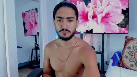 Snapshot of david_johnson372 chatting on 05.14.26 Hey im David that loves to explore and speak their fantasies. Very open talktative and nice. Feel free to chat with me online show from 05.14.26
