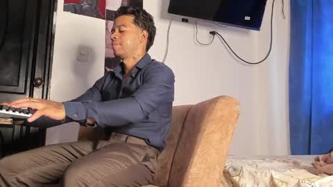 Snapshot of davide_daniels chatting on 04.19.26 Davide online show from 04.19.26