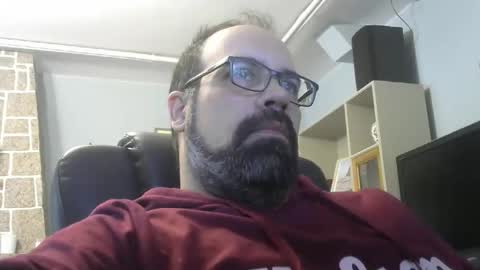 Snapshot of davidmax245 chatting on 05.20.26 davidmax245 online show from 05.20.26