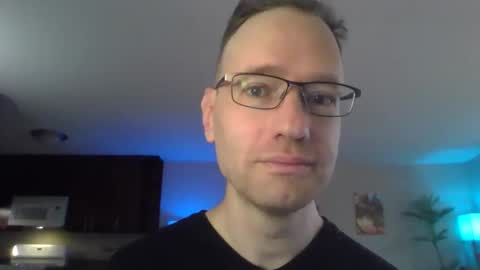 Snapshot of davidwilcox1982 chatting on 12.18.25 Dave online show from 12.18.25