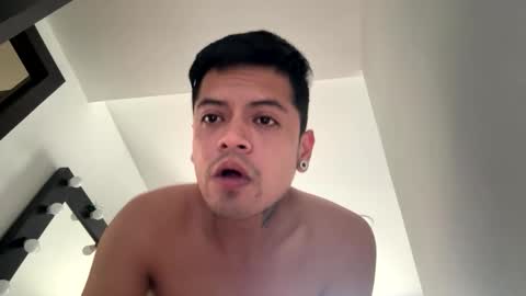 Snapshot of davmacrux chatting on 02.22.26 davmacrux online show from 02.22.26