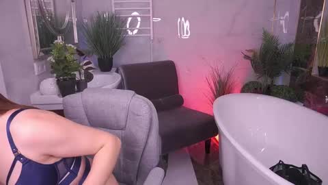 Snapshot of dawngwin chatting on 04.17.26 DawnGwin Sasha online show from 04.17.26