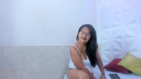 Snapshot of dayanna_moon chatting on 11.04.25 Dayanna online show from 11.04.25