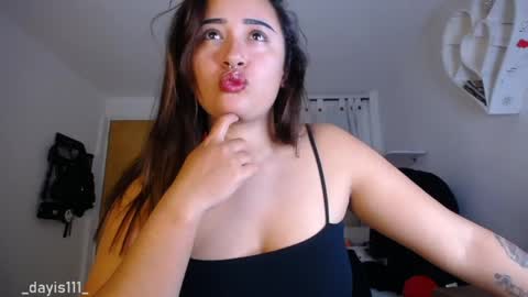 Snapshot of dayis_sweet chatting on 04.22.26 Dayis online show from 04.22.26