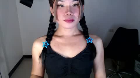 Snapshot of dazzzlingcarol chatting on 06.27.26 dazzzlingcarol online show from 06.27.26