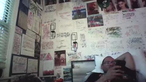 Snapshot of dbeamon92 chatting on 04.19.26 dbeamon92 online show from 04.19.26
