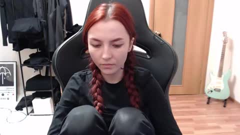 Snapshot of dead_girll chatting on 12.15.24 freak online show from 12.15.24