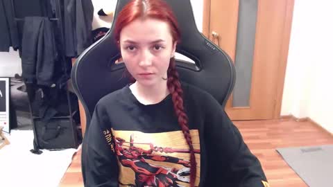 Snapshot of dead_girll chatting on 01.19.25 freak online show from 01.19.25