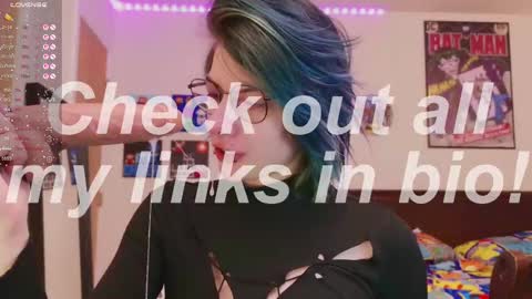 Snapshot of deadratsoup chatting on 11.14.25 Rat online show from 11.14.25