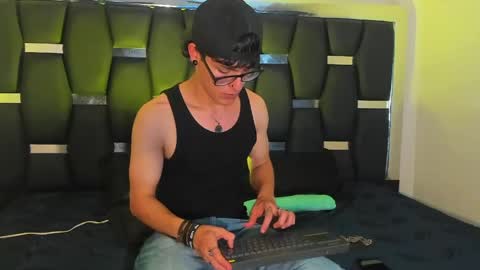 Snapshot of deamon_black chatting on 04.15.26 deamon_black online show from 04.15.26