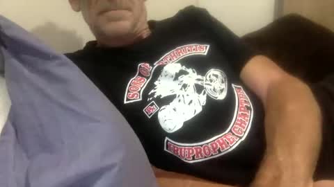 deanofflove221000 online show from 11.18.25