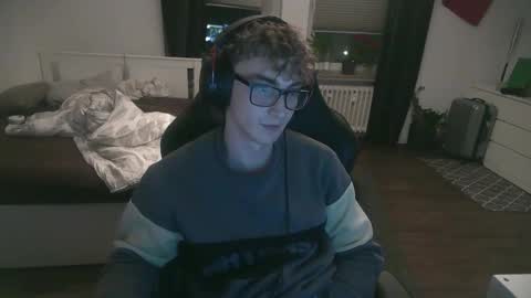 Snapshot of deanparkerx chatting on 11.18.25 Dean online show from 11.18.25