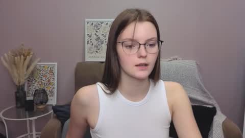 Snapshot of dear_jessica9 chatting on 10.23.25 Jessica online show from 10.23.25