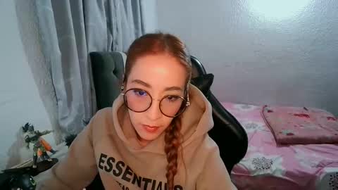 Snapshot of dear_juliet chatting on 10.20.25 Juliet online show from 10.20.25