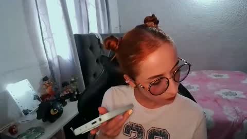 Snapshot of dear_juliet chatting on 11.06.25 Juliet online show from 11.06.25