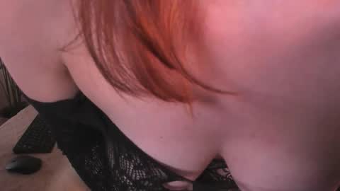 Snapshot of dearmoa chatting on 09.21.25 Moa . online show from 09.21.25