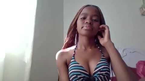 Snapshot of dearygirl chatting on 02.18.25 lilian online show from 02.18.25