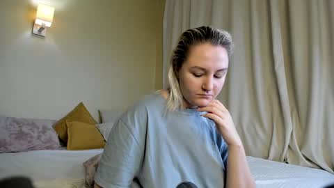 Debbie Mon Tue Fri Sun Sat GMT 3 1000am - 0400pm  online show from 12.29.24