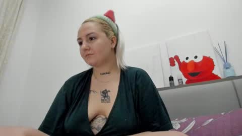 Debbie Mon Tue Fri Sun Sat GMT 3 1000am - 0400pm  online show from 02.15.25