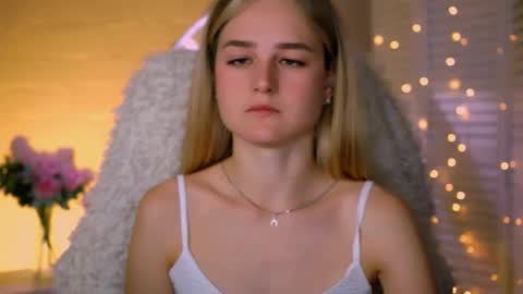 Snapshot of deboralarson chatting on 09.15.25 Debora online show from 09.15.25