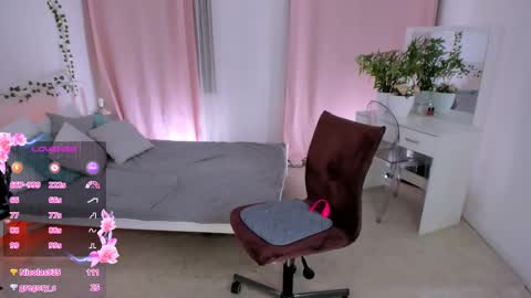 Snapshot of deca_dance chatting on 03.06.25 Ask me online show from 03.06.25