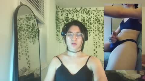 deciduousdoll online show from 10.26.25