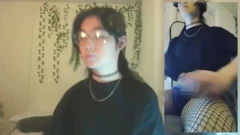 deciduousdoll online show from 12.01.25