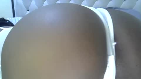 Snapshot of deechic_2 chatting on 11.13.25 deechic_2 online show from 11.13.25