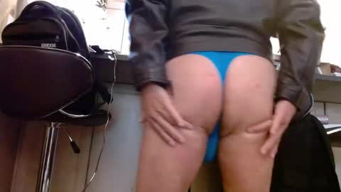 Snapshot of deeperjohnny chatting on 10.07.25 deeperjohnny online show from 10.07.25