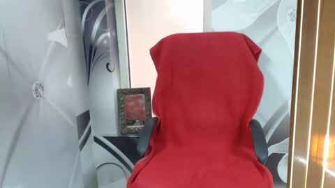 Snapshot of deepintoyourmind chatting on 03.11.26 hi guys i m a cute milf i m here for good time and nice people pls be respectfool and enjoy me online show from 03.11.26