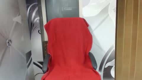 Snapshot of deepintoyourmind chatting on 03.12.26 hi guys i m a cute milf i m here for good time and nice people pls be respectfool and enjoy me online show from 03.12.26