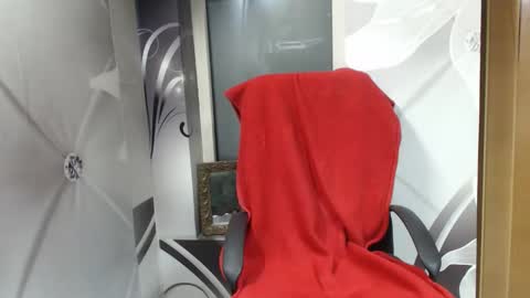 Snapshot of deepintoyourmind chatting on 05.10.26 hi guys i m a cute milf i m here for good time and nice people pls be respectfool and enjoy me online show from 05.10.26