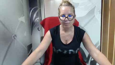 Snapshot of deepintoyourmind chatting on 05.25.26 hi guys i m a cute milf i m here for good time and nice people pls be respectfool and enjoy me online show from 05.25.26