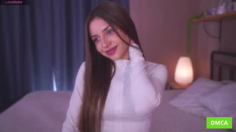 Snapshot of deeptalkss_ chatting on 11.19.25 Eva online show from 11.19.25