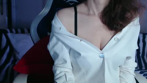 KamiDevi online show from 01.17.25