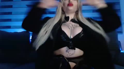 Snapshot of deewhitee chatting on 03.08.25 Jenna online show from 03.08.25