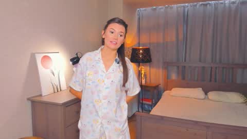 Snapshot of deidreluer chatting on 03.25.26 Laura online show from 03.25.26