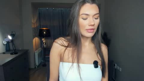 Snapshot of deidreluer chatting on 05.10.26 Laura online show from 05.10.26