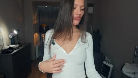 Snapshot of deidreluer chatting on 05.17.26 Laura online show from 05.17.26